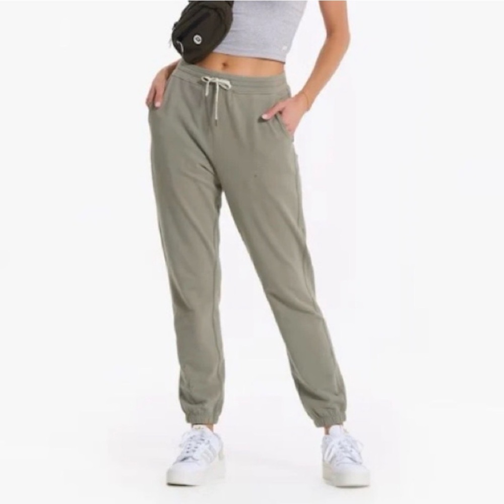 Vuori Women’s Joggers Light Green Small